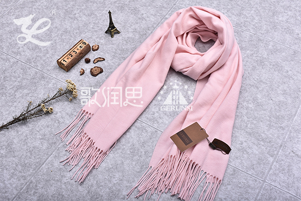 300 grams of flowers（Sakura pink simple warm long scarf）