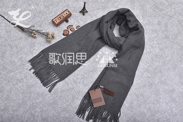 300 grams of flowers（Dark gray fashion simple windproof scarf）